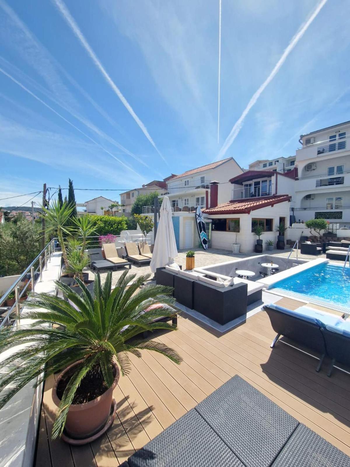 Apartments Silva With A View Of Sea Traù Esterno foto