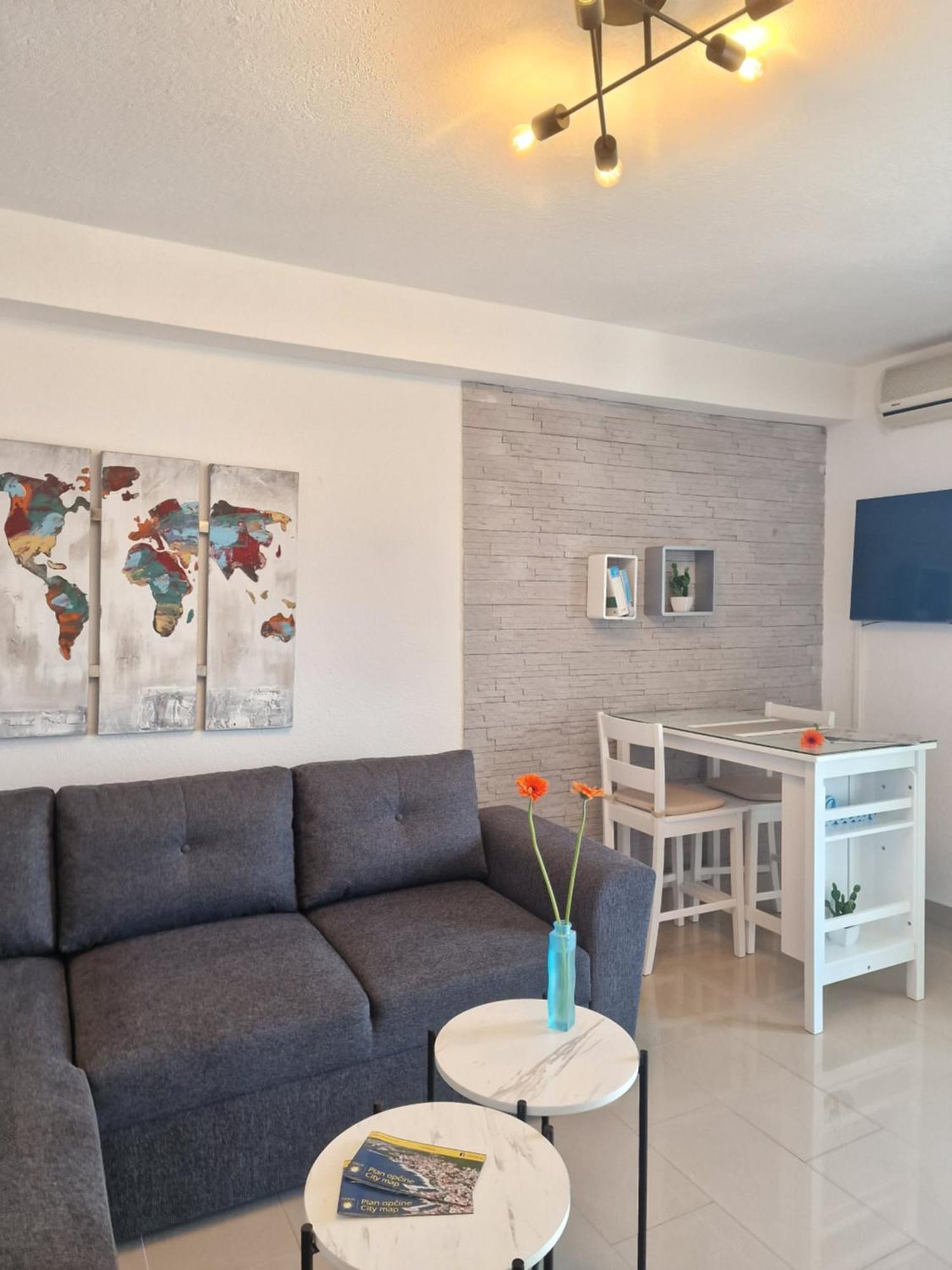 Apartments Silva With A View Of Sea Traù Esterno foto