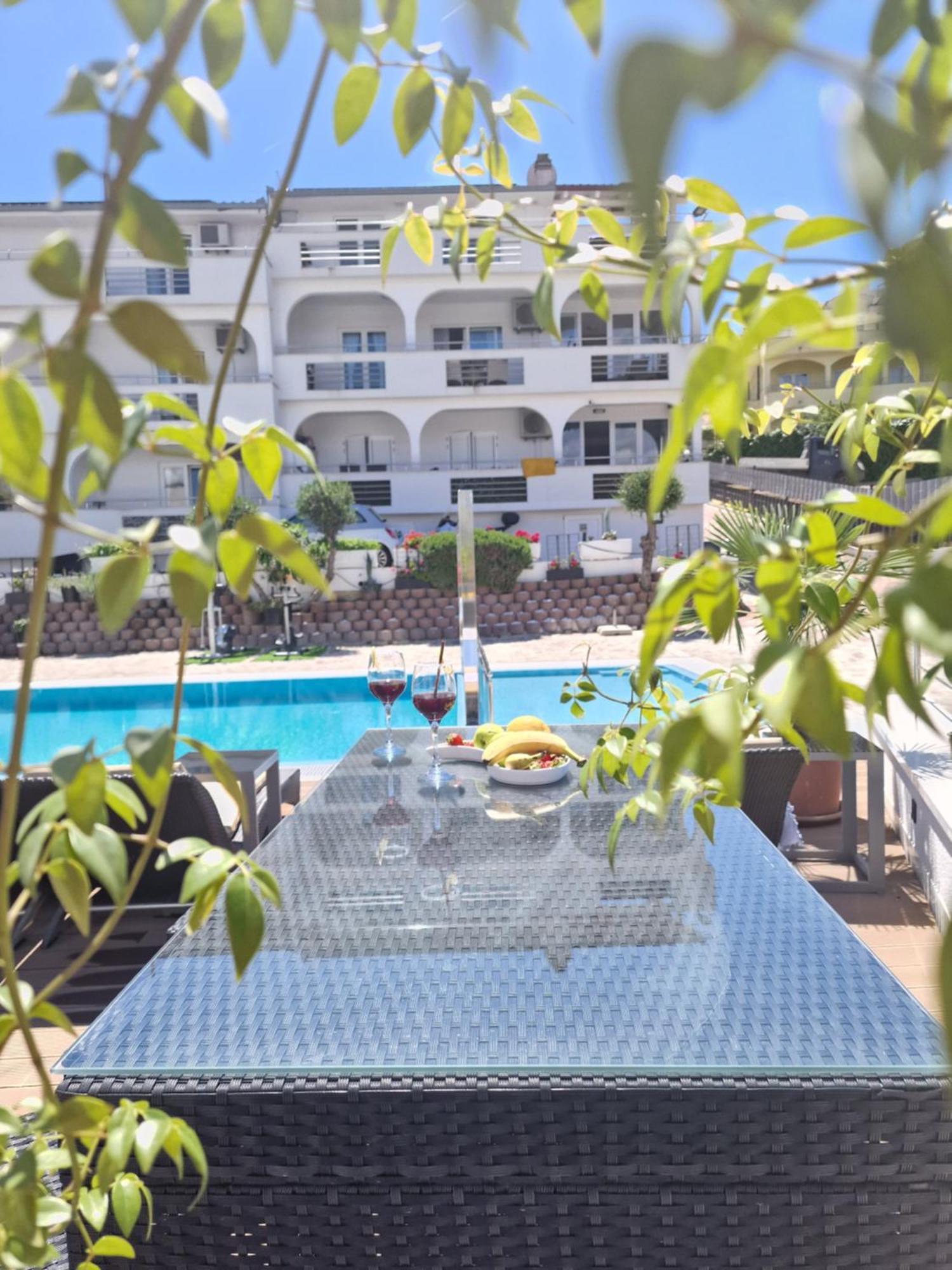 Apartments Silva With A View Of Sea Traù Esterno foto