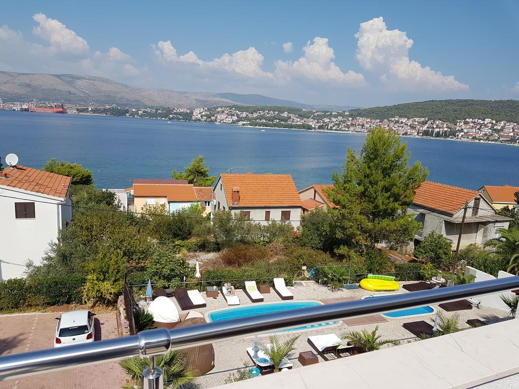 Apartments Silva With A View Of Sea Traù Esterno foto