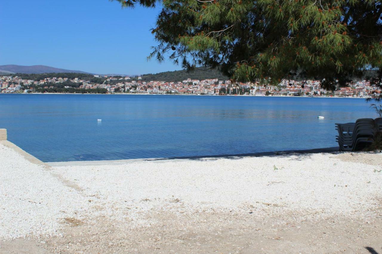 Apartments Silva With A View Of Sea Traù Esterno foto