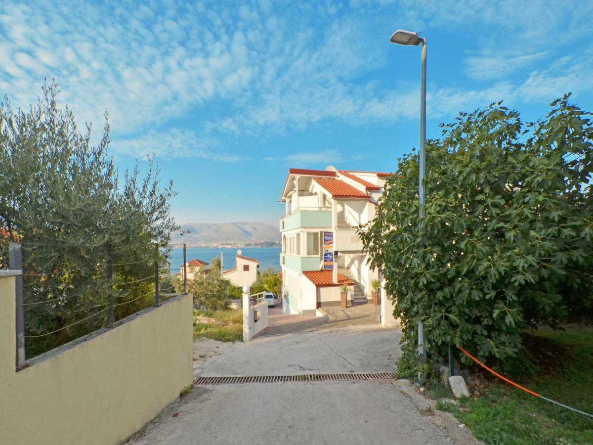 Apartments Silva With A View Of Sea Traù Esterno foto