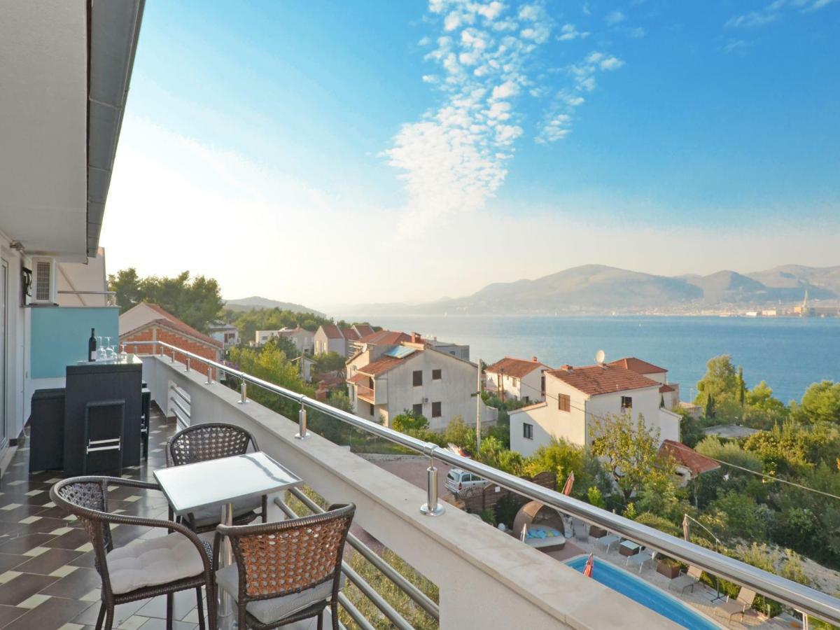 Apartments Silva With A View Of Sea Traù Esterno foto
