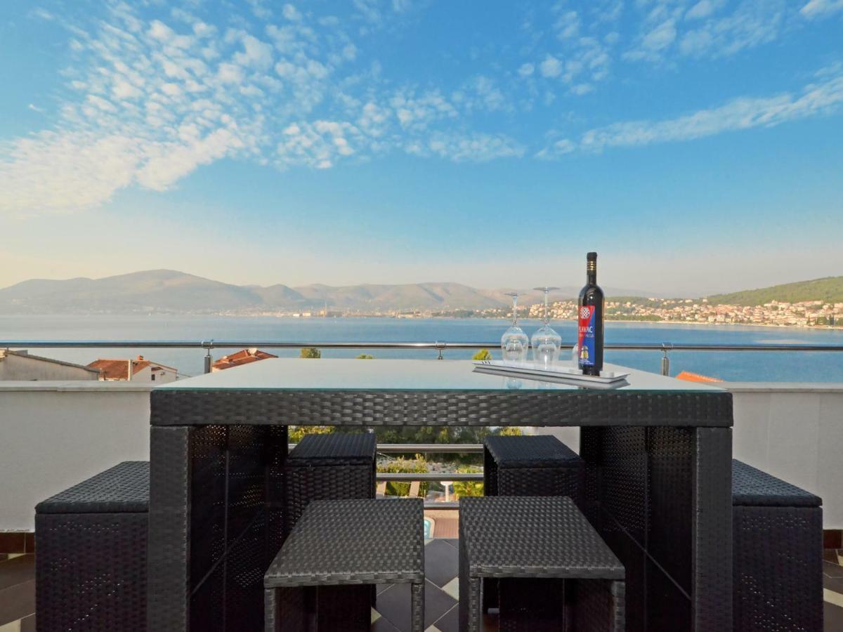 Apartments Silva With A View Of Sea Traù Esterno foto