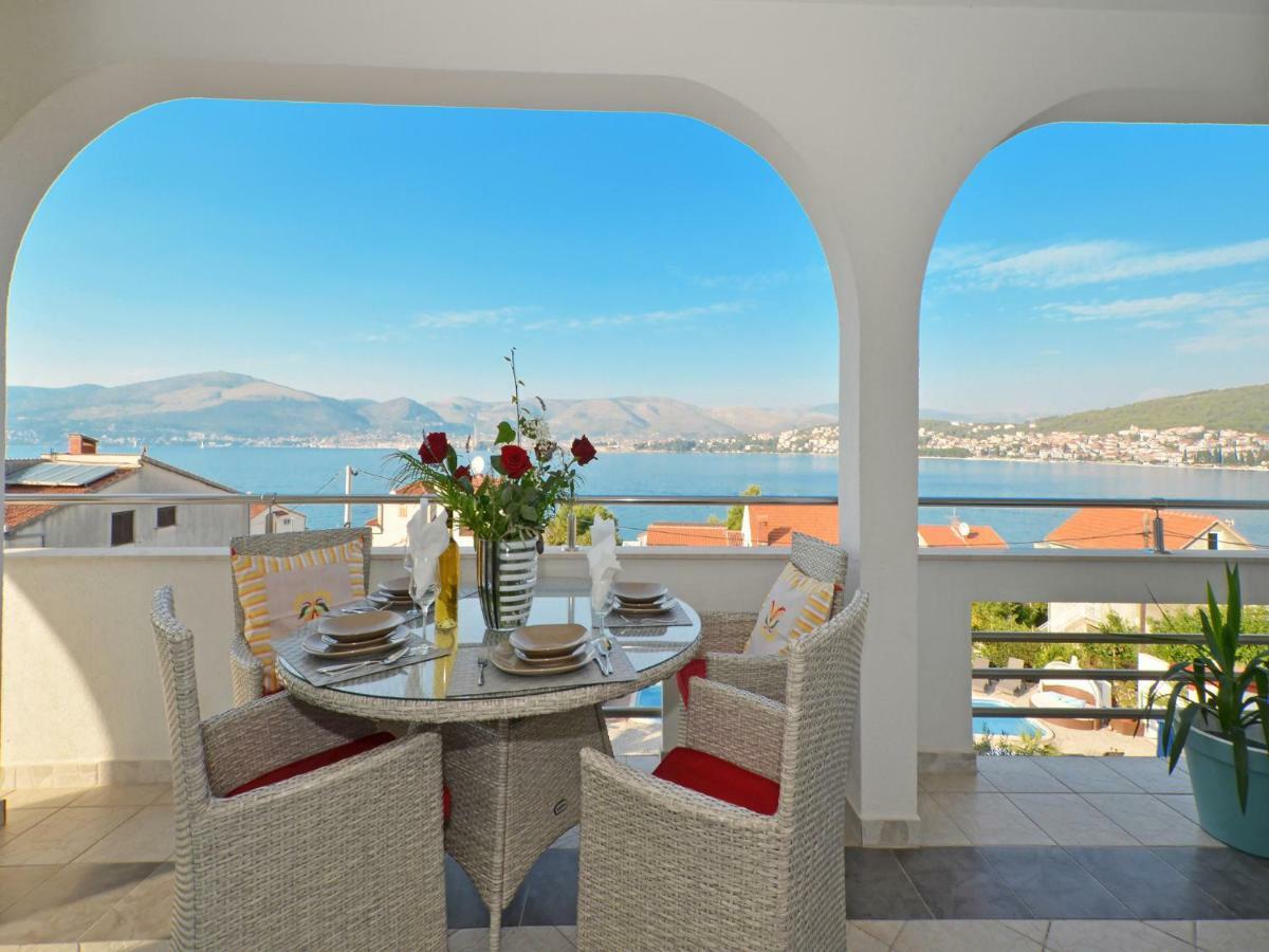 Apartments Silva With A View Of Sea Traù Esterno foto