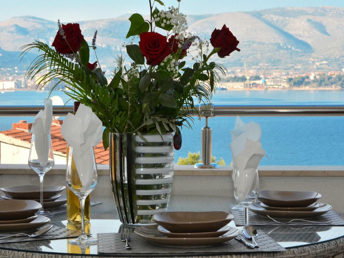 Apartments Silva With A View Of Sea Traù Esterno foto