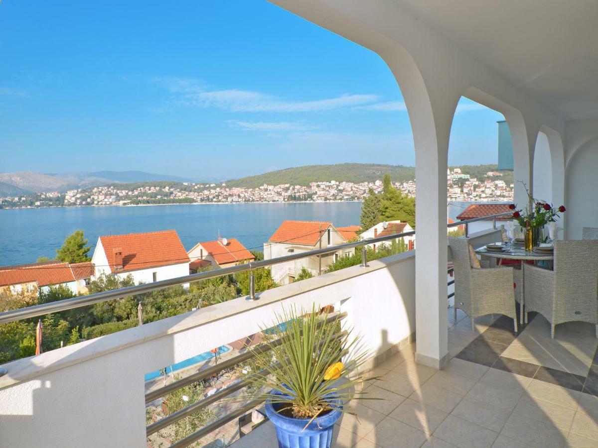 Apartments Silva With A View Of Sea Traù Esterno foto