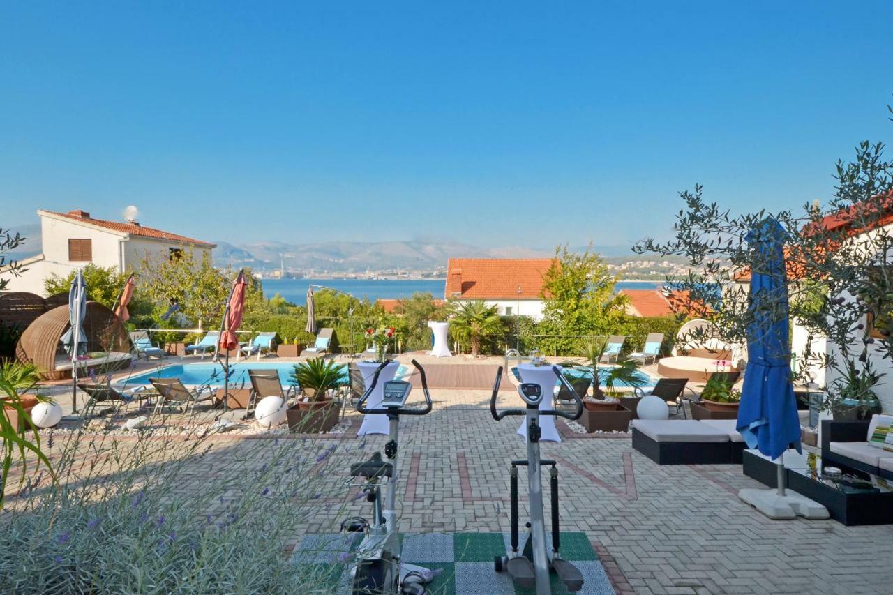 Apartments Silva With A View Of Sea Traù Esterno foto
